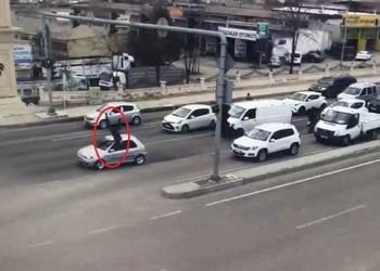 Dur ihtarına uymayan sürücü polise çarptı