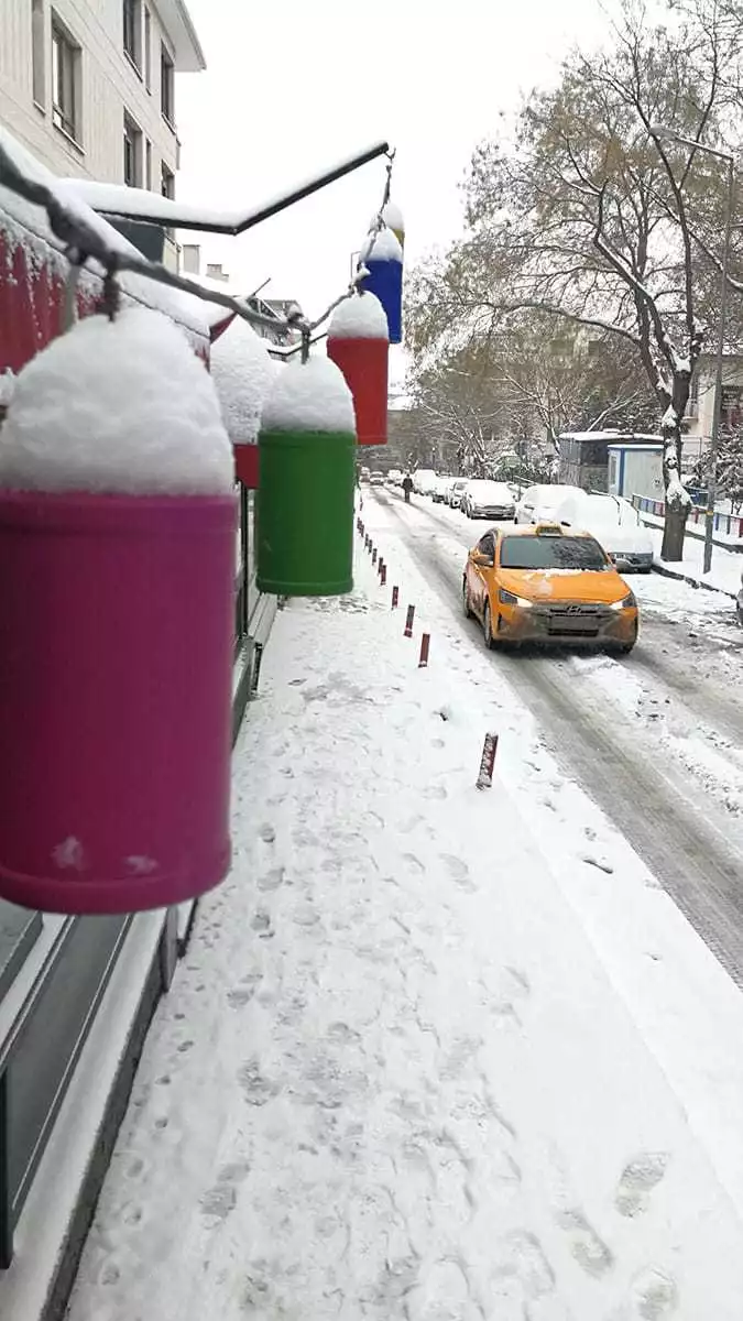Ankara'da kar hayatı olumsuz etkiledi