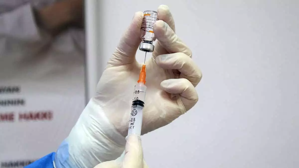 Sinovac aşılarının uygulanmasına devam