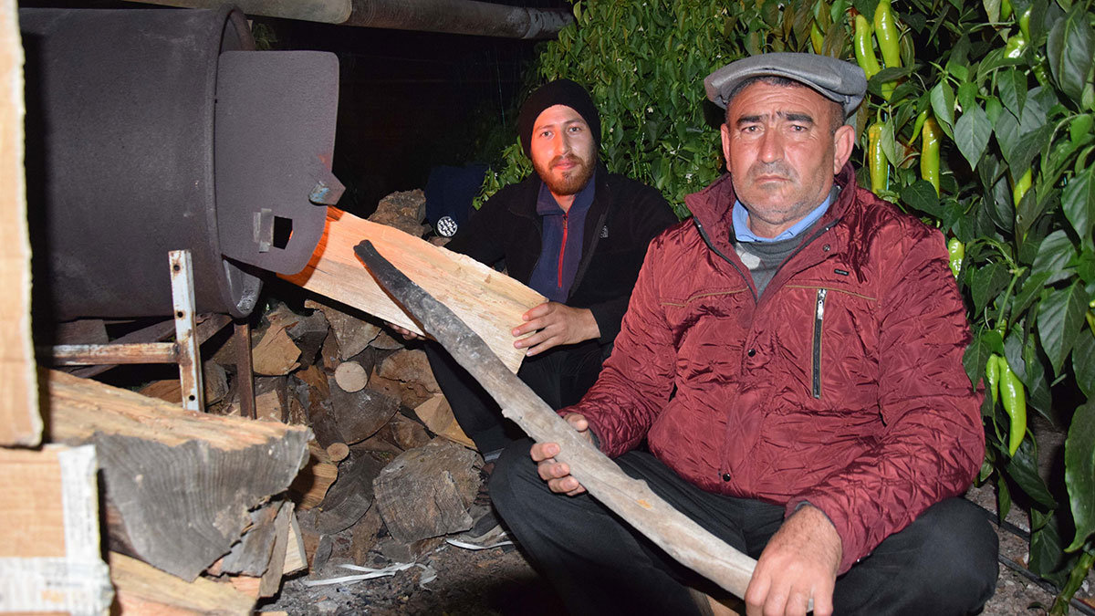 Üretici don nöbeti tuttu