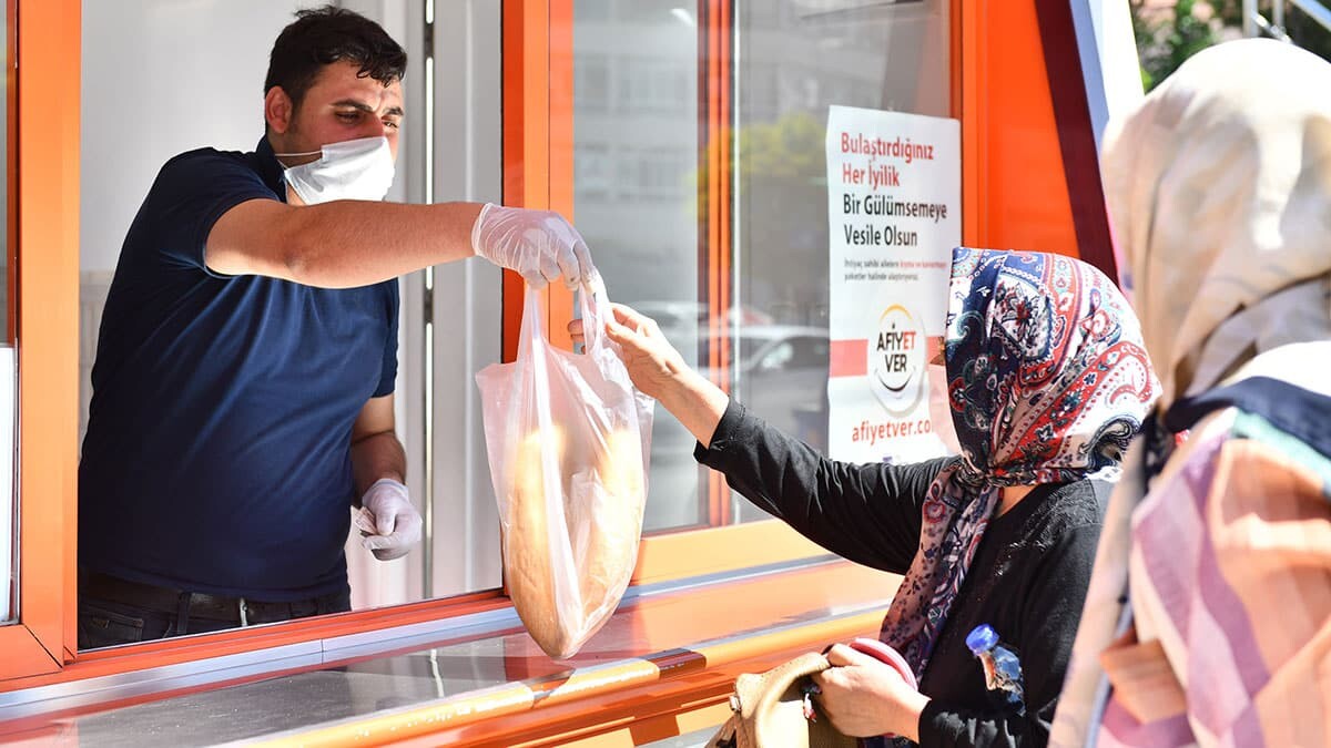 Büyükşehir, Halk Ekmek büfelerini yeni sahiplerine teslim edecek