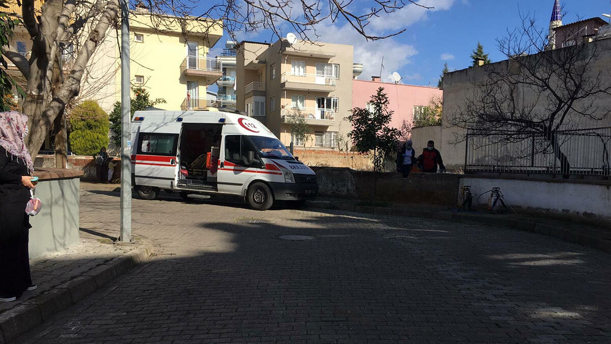 İki genç kız intihar girişiminde bulundu