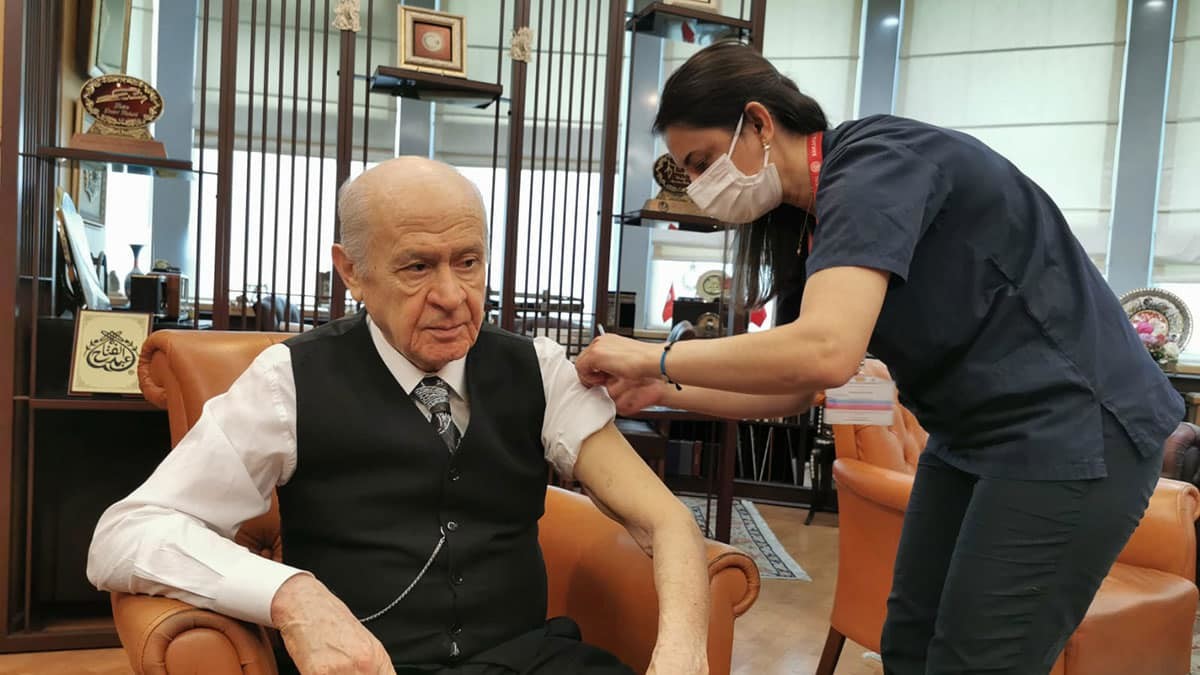 Devlet Bahçeli aşısının ikinci dozunu yaptırdı
