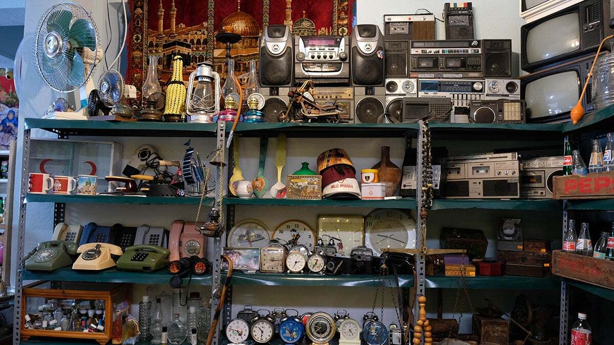 Bakkalda nostaljik alan oluşturdu