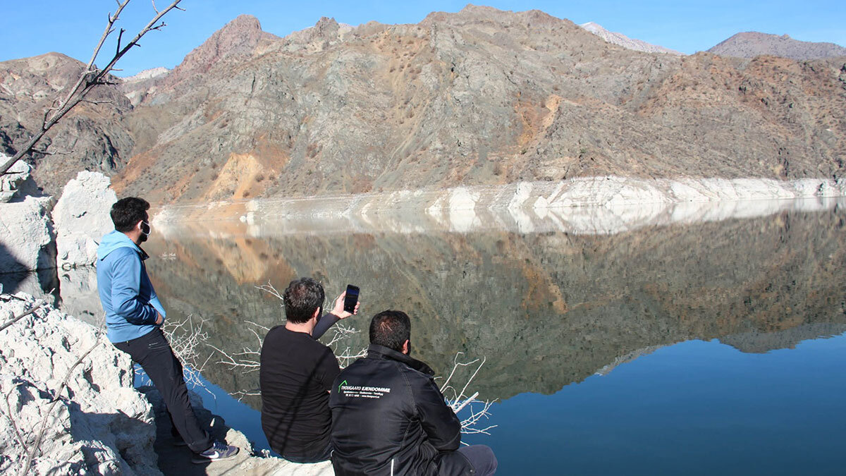 Su kirecinden figürler ilginç görüntüler oluşturdu