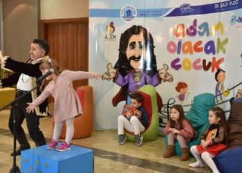 Tuzla Belediyesi, Anadolu rock ve pop müziğinin önde gelen ismi, besteci, söz yazarı ve TV programcısı Barış Manço ölüm yıl dönümünde özel bir program düzenledi.