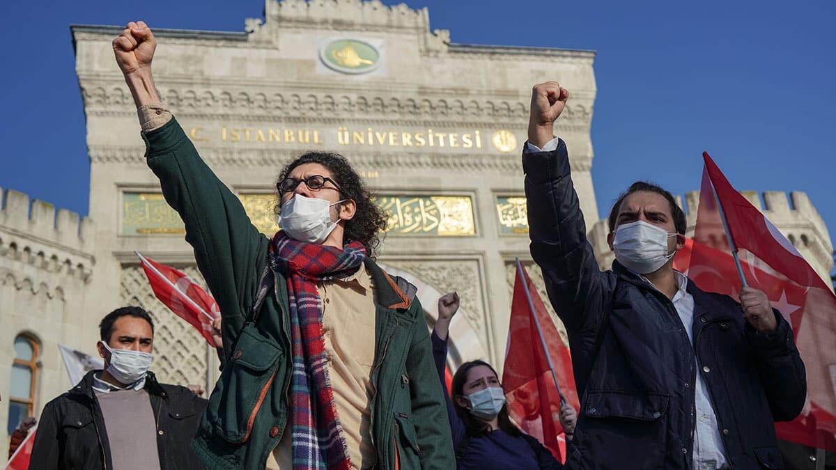 Beyazıt Meydanı'nda Boğaziçi Üniversitesi açıklaması