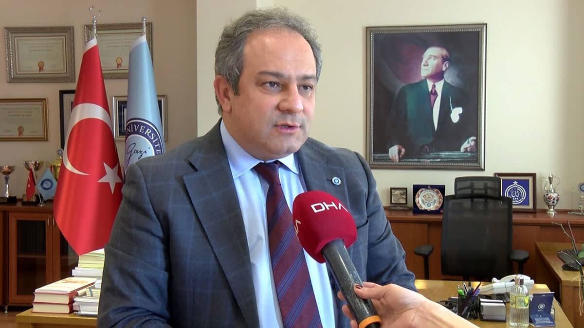 Prof. Dr. Mustafa Necmi İlhan, 100 bin nüfusta görülen vakaların yer aldığı haritada 'düşük riskli' görülen normalleşmeye yakın illeri değerlendirdi.