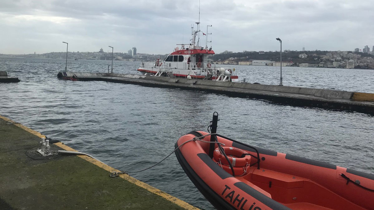 Herkes fırtınalı havalardan kaçarken denizlerimizin en tehlikeli noktalarında arama kurtarma çalışmaları yapıyorlar.