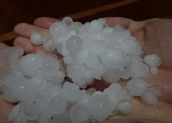 Çanakkale'de sağanak ve dolu yağışı etkili oldu
