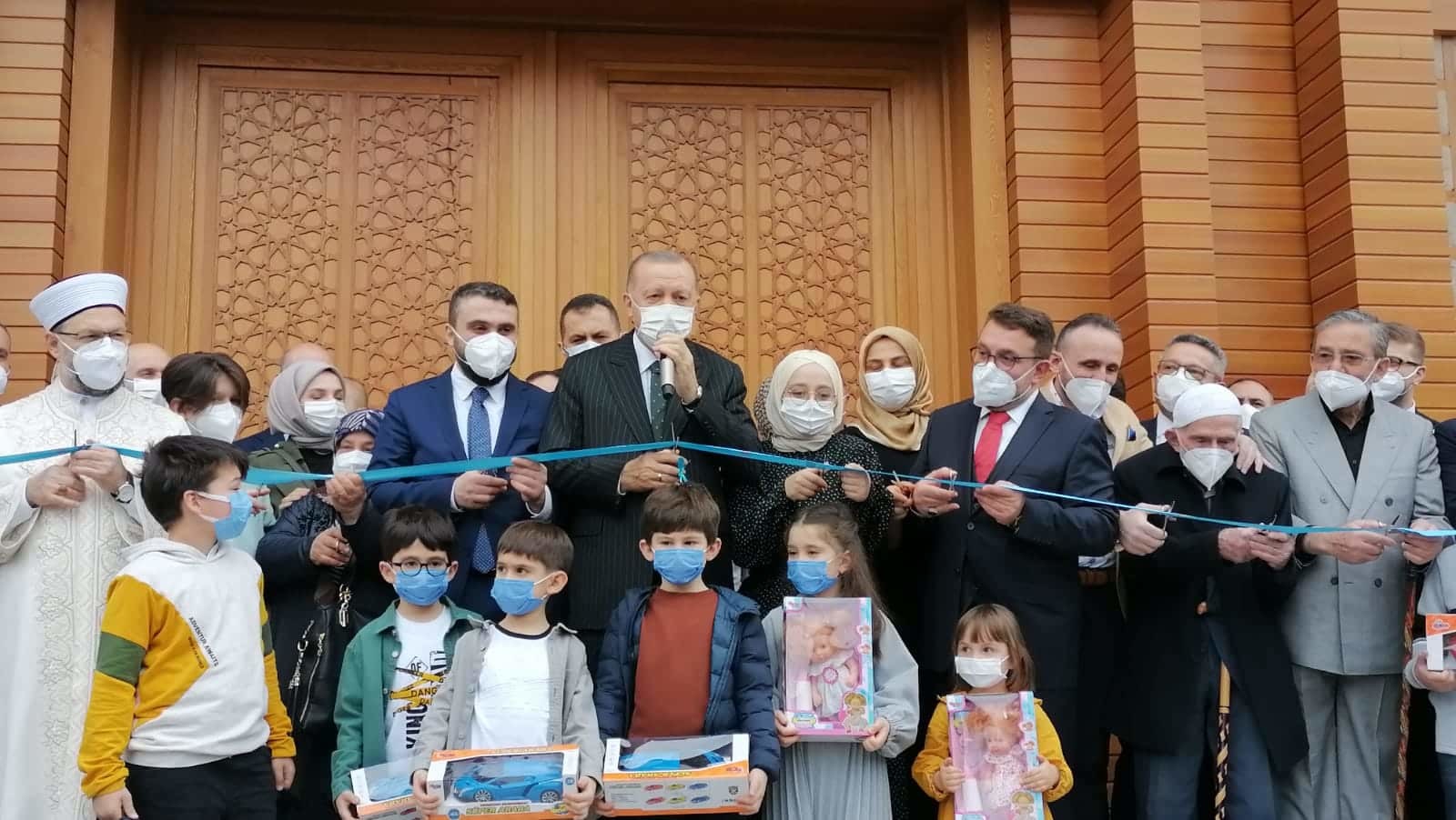 Erdoğan, Ahmet Erdoğan Camii'nin açılışını yaptı