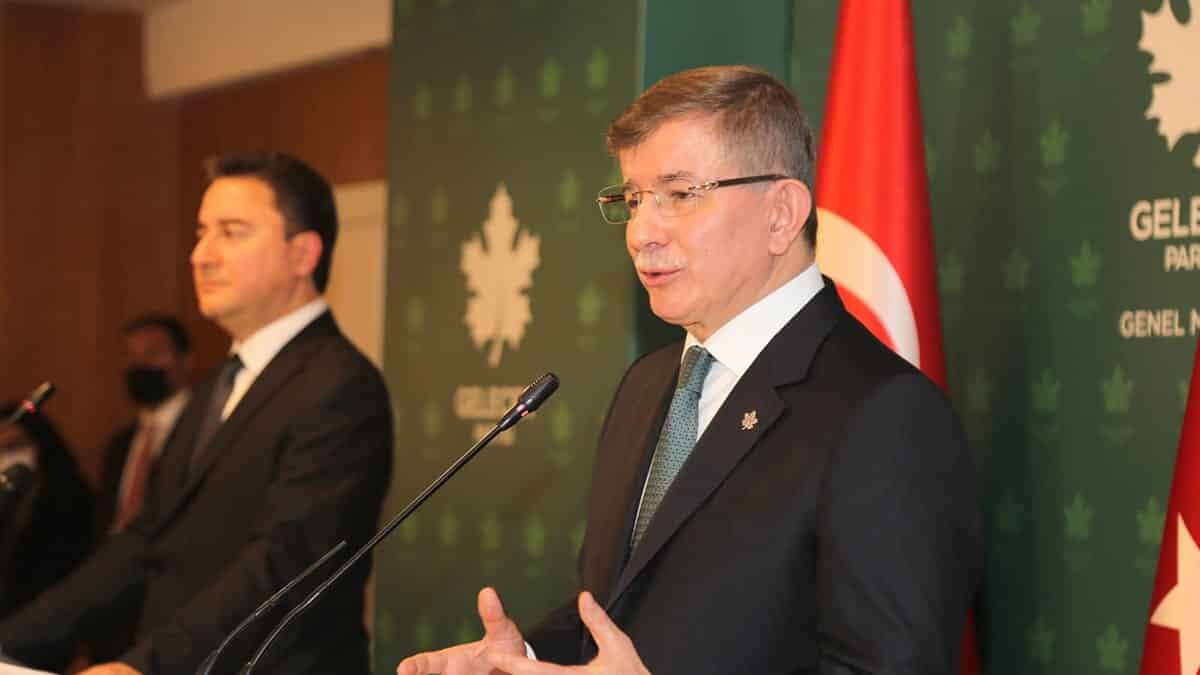 Davutoğlu'ndan Takvim tepkisi: Büyük rezalet