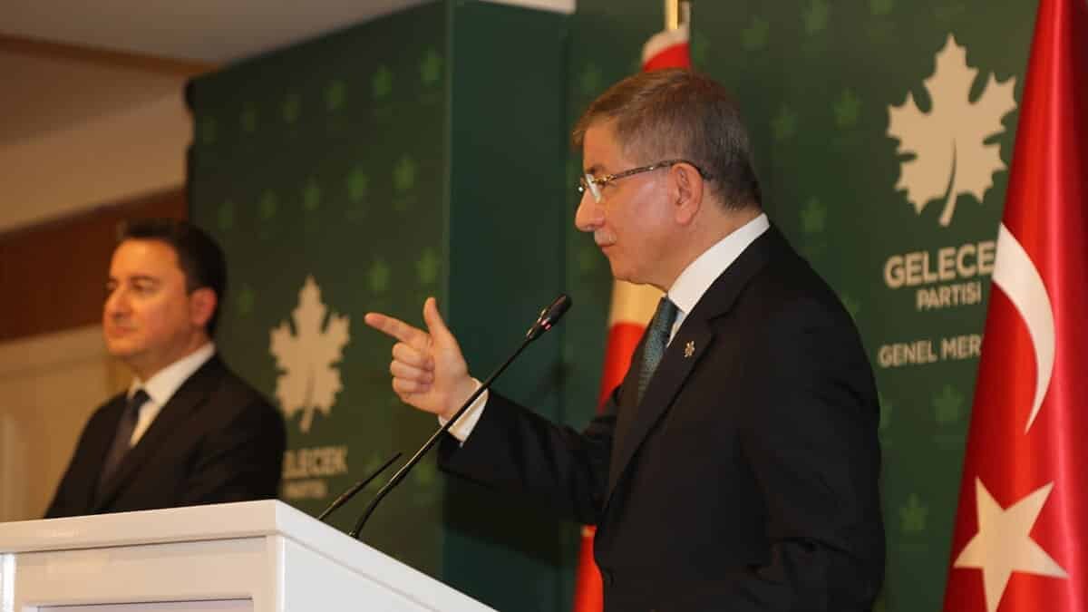 Davutoğlu'ndan Takvim tepkisi: Türk basın ve ahlak tarihine büyük bir rezalet olarak geçecek bir baş sayfa.