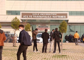 Silah sopa ve taşların kullanıldığı kavga; 1 ölü, 2 yaralı