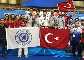 Dövüş sporlarında Avrupa’da adlarını zirveye yazdırdılar