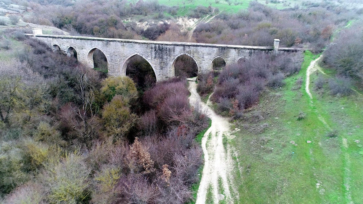 500 yıllık su kemerleri kaçak kazılarla tahrip edildi