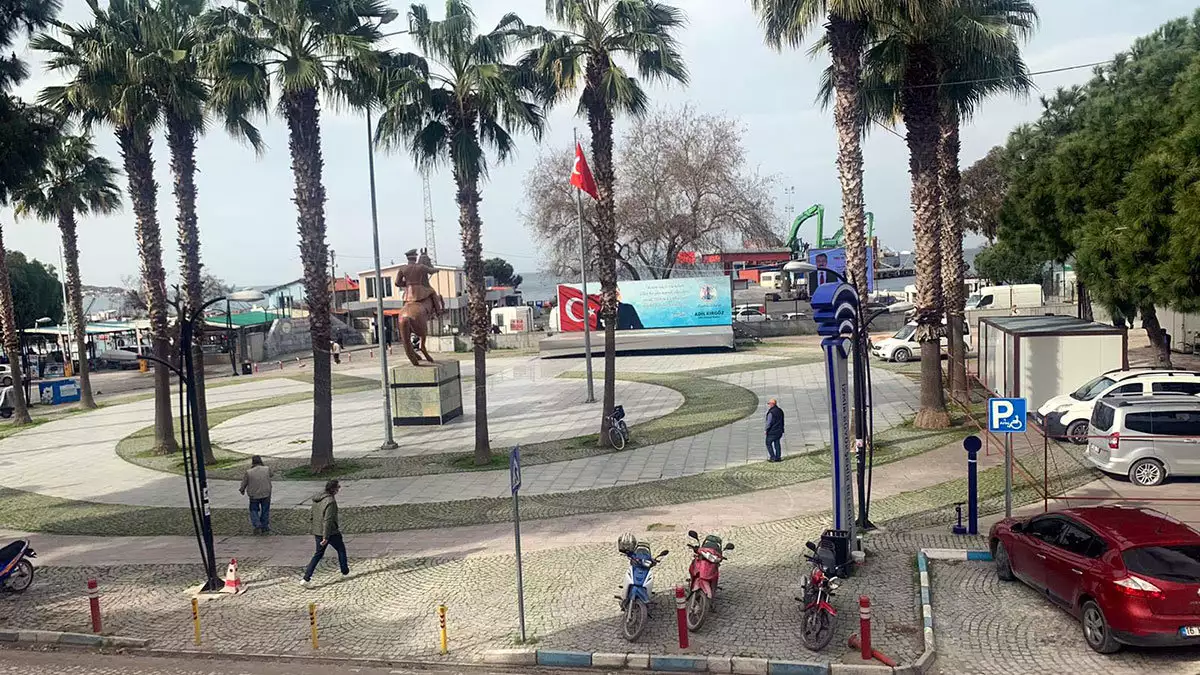 İzmir dikili açıkları 4 büyüklüğünde deprem