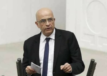 Enis Berberoğlu yeniden milletvekili