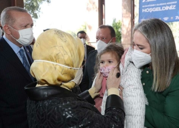 Erdoğan Ayda bebek ve ailesi ile bir araya geldi