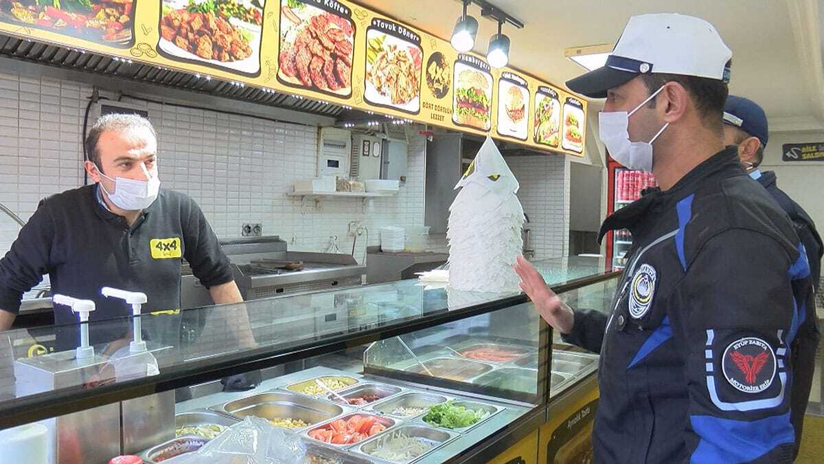 Eyüpsultan'da polis ve zabıta ekipleri denetim yaptı