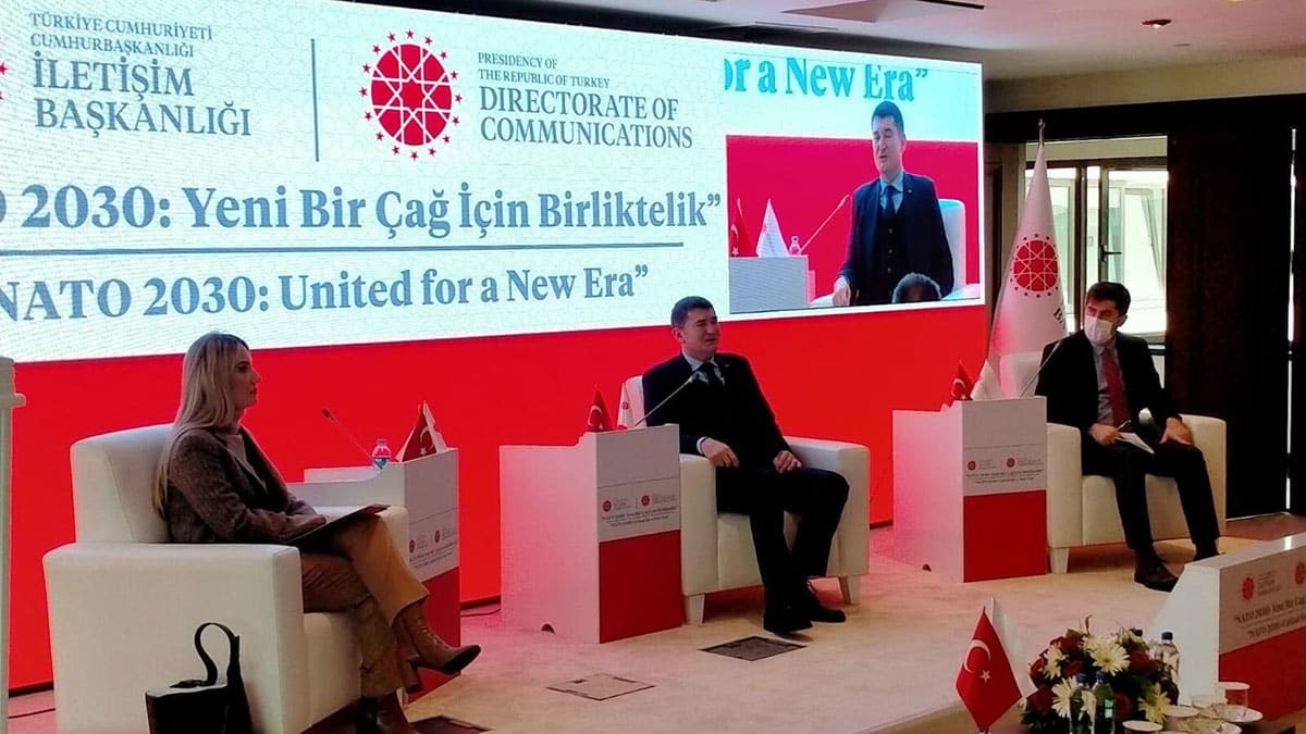 Prof. Dr. Fahrettin Altun, Türkiye'nin NATO'ya katılımının 69'uncu yıldönümünde NATO'ya terörle mücadele dayanışma çağrısında bulundu.