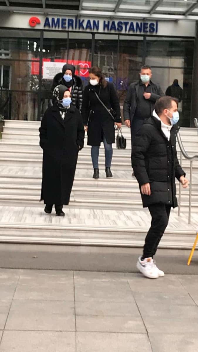 Eski İstanbul Büyükşehir Belediye Başkanı Kadir Topbaş koronavirüs tedavisi gördüğü hastanede öldü.