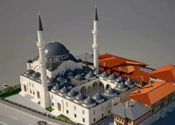 Eyüp Sultan Camisi'ne ırkçı saldırı düzenlendi