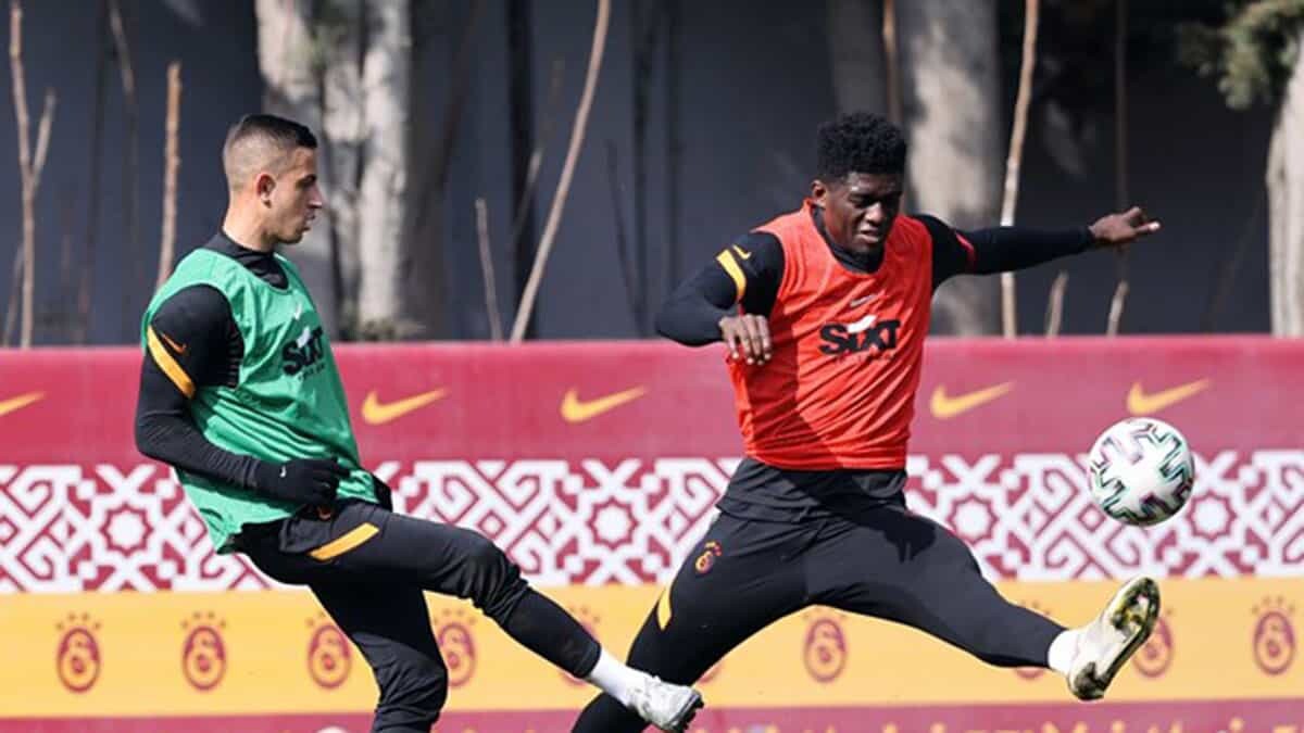 Halil Dervişoğlu takımla çalıştı