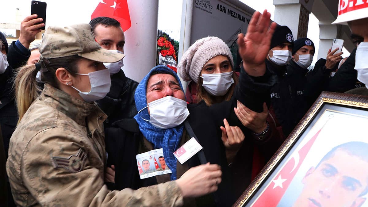 Gaziantep şehitleri Müslüm Altıntaş ve Adil Kabaklı toprağa verildi