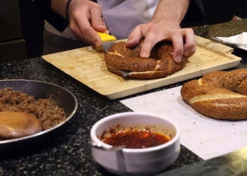 Simit ve imambayıldı birleşti yeni bir lezzet ortaya çıktı