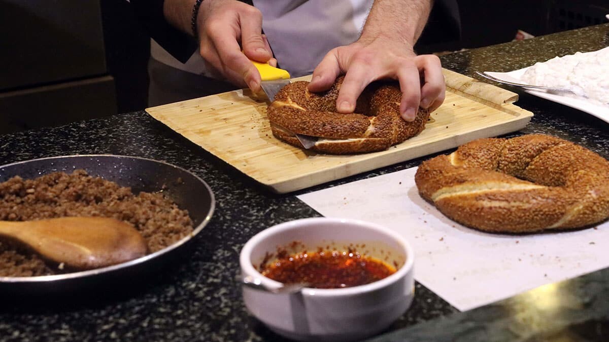 Simit ve imambayıldı birleşti yeni bir lezzet ortaya çıktı