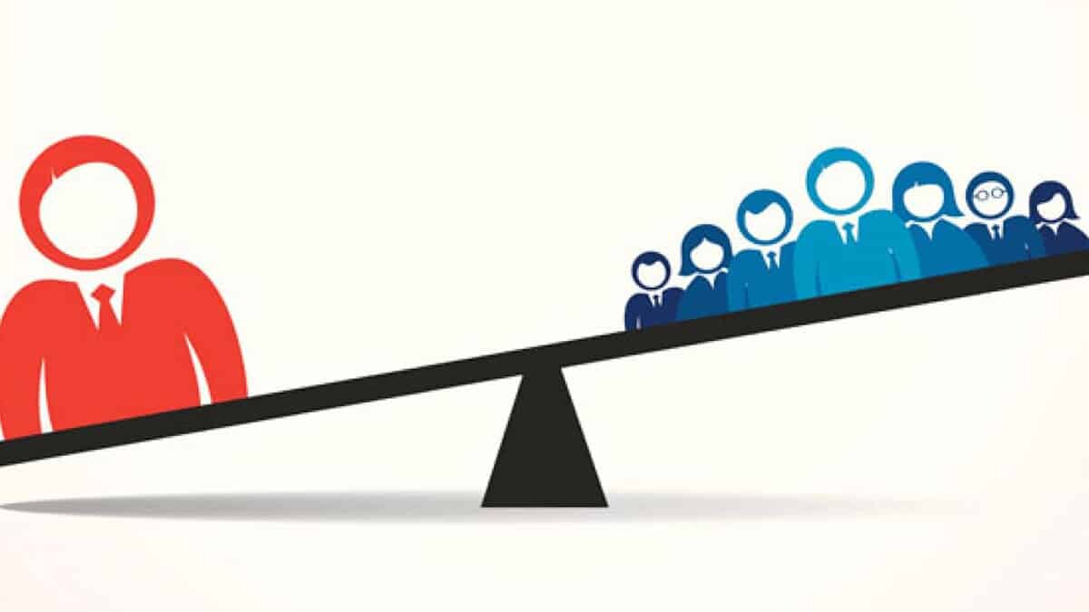 Gelişmiş ve az gelişmiş ülkeler olduğu gibi, ülkelerin kendi içinde göreli olarak, bölgesel kalkınma arasındaki farklılıklar ve gelir dağılımı bulunmakta.