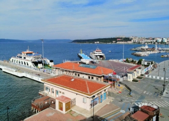 Adalara feribot seferleri iptal edildi