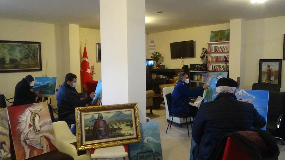 Erivan'da kaybolan tarihi eserlerin yağlı boya tabloları