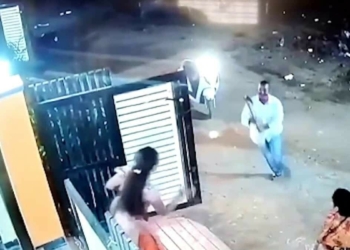 Hindistan'da kadına baltalı saldırı