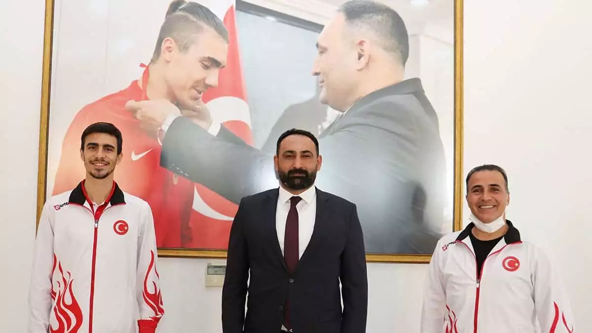 Toroslar belediyesi bocce takımı'nın milli takım oyuncusu mehmet can yakın, yurt dışına bocce branşında transfer olan ilk türk sporcu oldu.