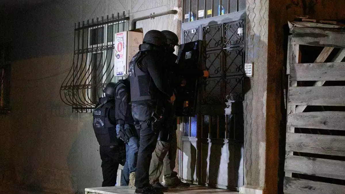 İstanbul ve diyarbakır'da pkk'ya operasyon: 21 gözaltı