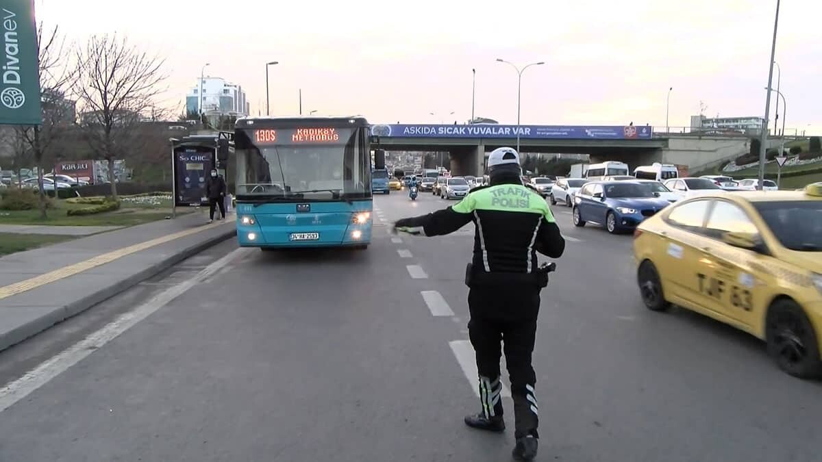 Denetimlerin İstanbul genelinde gün içerisinde süreceği öğrenildi.