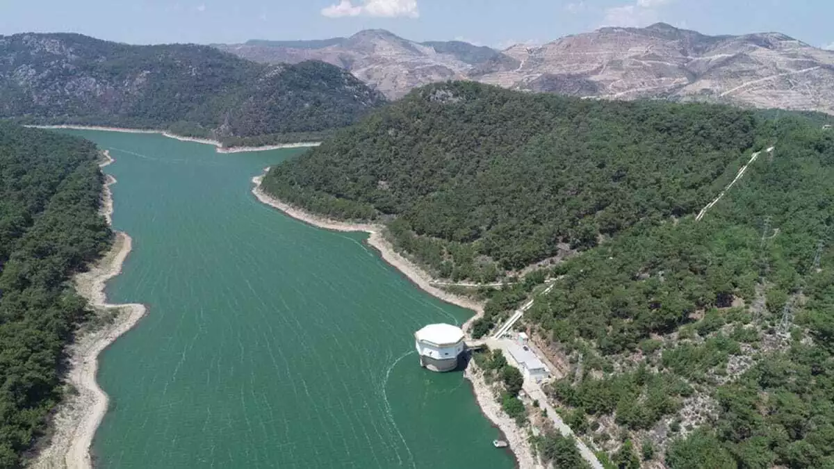 İzmir'de rekor yağışla barajlar bir gecede doldu