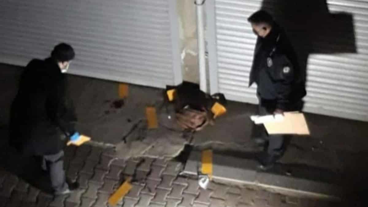 Bir kadın cinayeti daha; Sokak ortasında bıçakladı