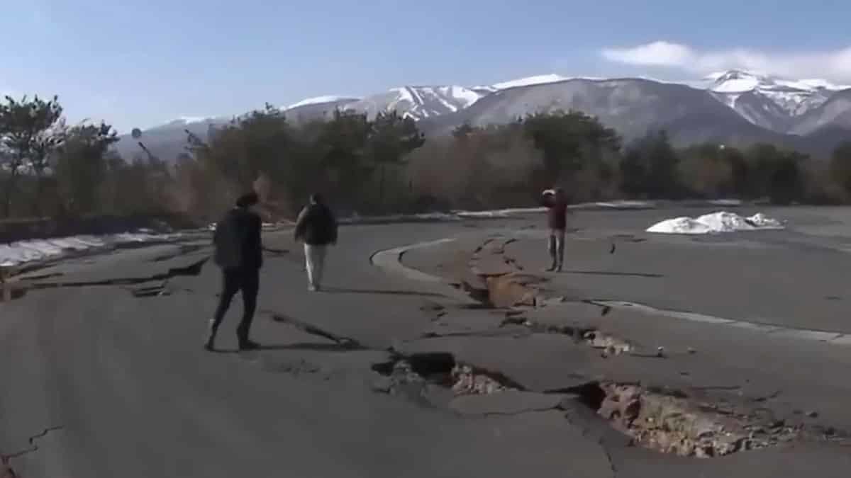 Japonya'da depremin yarattığı tahribat