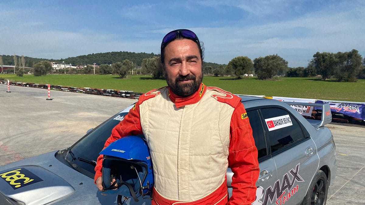 Hayal ettiği yarış pistini hayata geçirdi