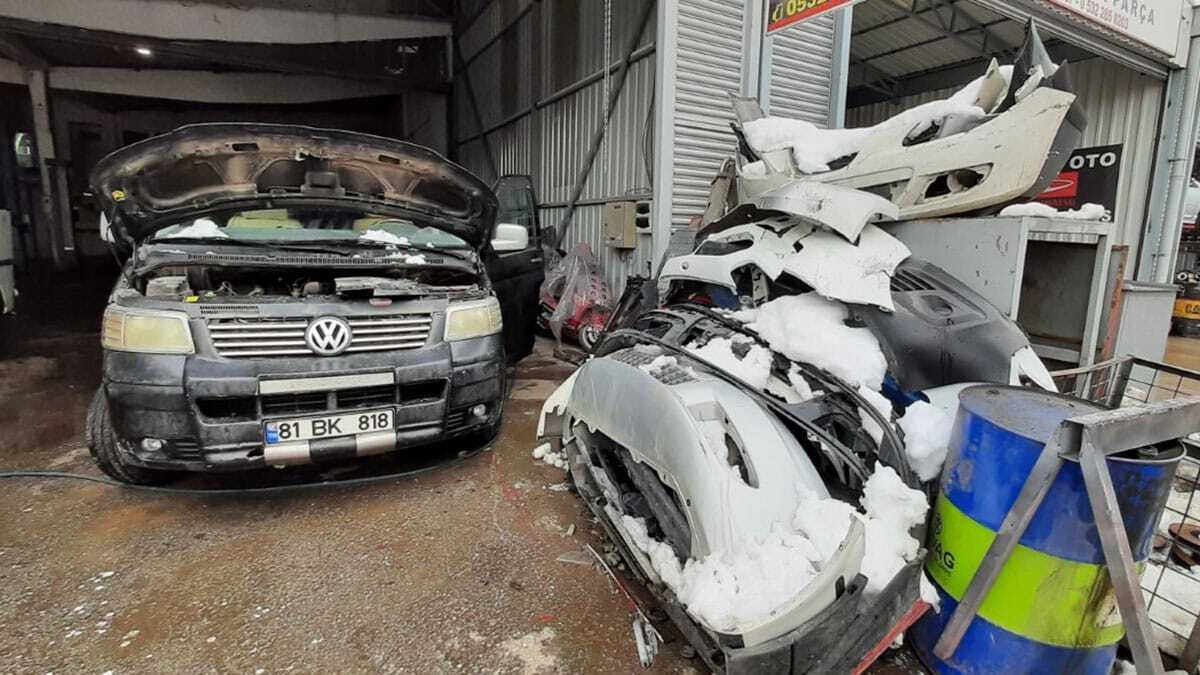 Kar yağdı kaportacılarda yoğunluk oluştu