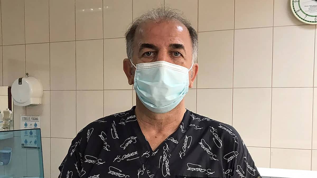 Sağlık Bakanı Fahrettin Koca'nın paylaştığı vaka sayısı haritasına göre 8-14 Şubat tarihleri arasında oransal olarak en çok vakanın görüldüğü ilk 5 ilin yer aldığı Karadeniz için uzmanlar, bölgede 15 günlük tam kapanma, ulaşım kısıtlaması ve 'bölgesel karantina' önerisinde bulundu.