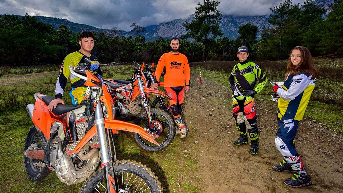Kemer'de yeni turizm trendi; enduro motosiklet eğitimi