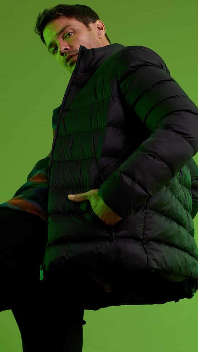 Hazır giyim markası DeFacto, Warm Tech koleksiyonunun satışta olduğunu duyurdu. Koleksiyonda, rahatlık ve şıklığın ön planda olduğu vurgulandı.