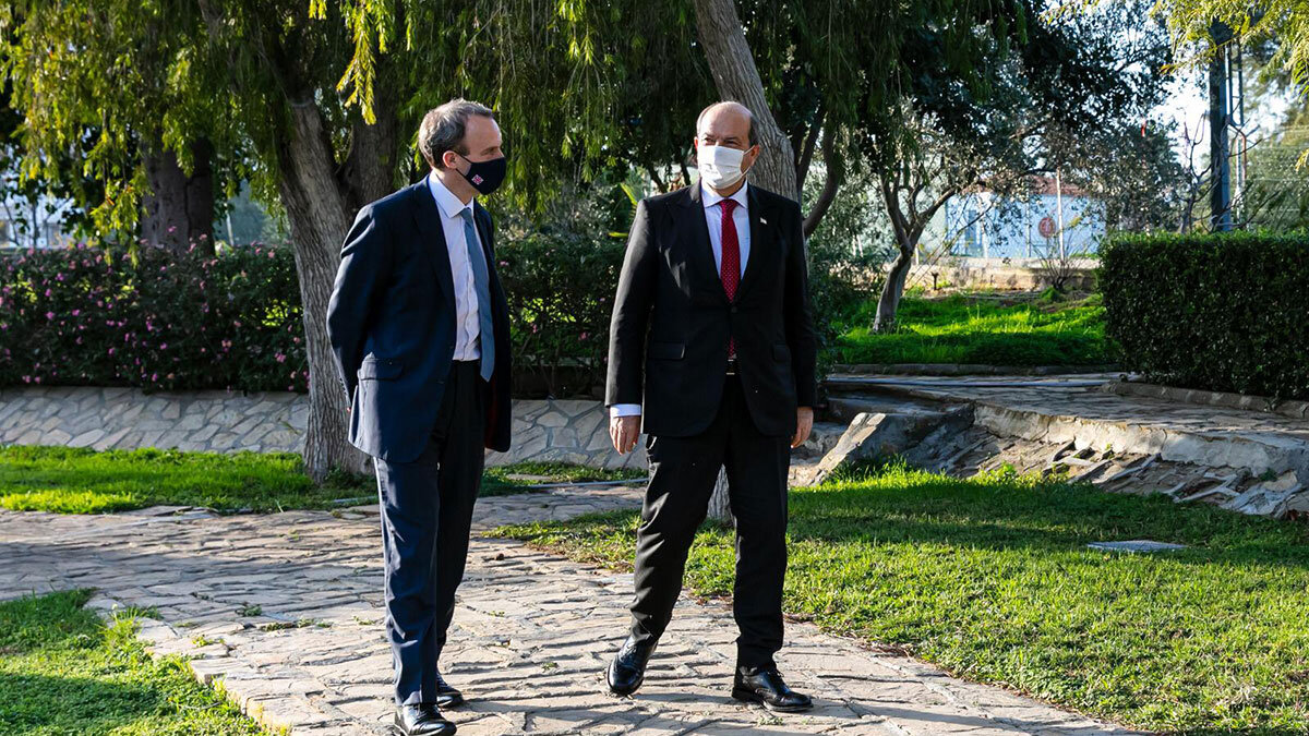 Dominic Raab, Ersin Tatar'ı ziyaret etti