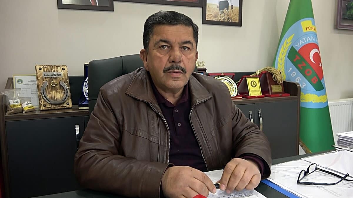 Öztürk, Koronavirüs salgını nedeniyle Avrupa'ya fındık ihracatında azalma olduğunu, bu nedenle fındık fiyatlarının serbest piyasada düşüşe geçtiğini söyledi.