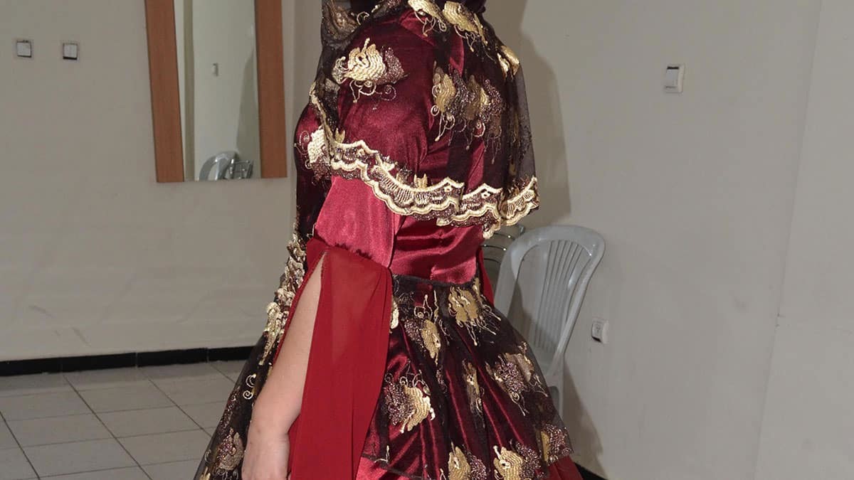 Yaptıkları yöresel kıyafetlerle kısa sürede adlarını duyuran kadınlar, kısa bir süre önce tiyatro yapmaya da karar verdi.