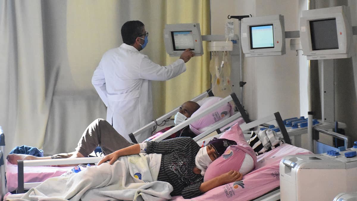 Malatya İnönü Üniversitesi Turgut Özal Tıp Merkezi bünyesindeki Onkoloji Hastanesi'nde 1001'inci kök hücre ve kemik iliği nakli gerçekleştirildi.